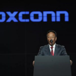 Foxconn imploră Apple să mute producția în Taiwan