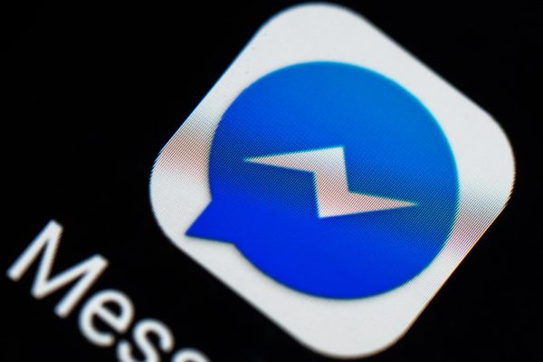 Facebook a plătit mai mulți oameni pentru a asculta și realiza transcripțiile ale mesajelor vocale transmise de utilizatori prin Messenger