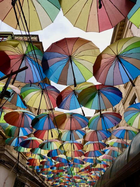 umbrele colorate