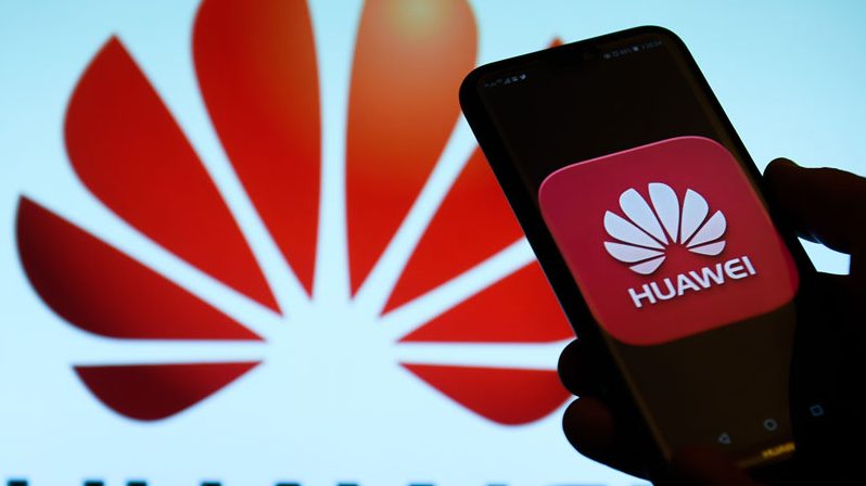 5 angajați Huawei arestați în China