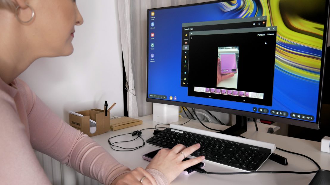 Un monitor curbat de productivitate