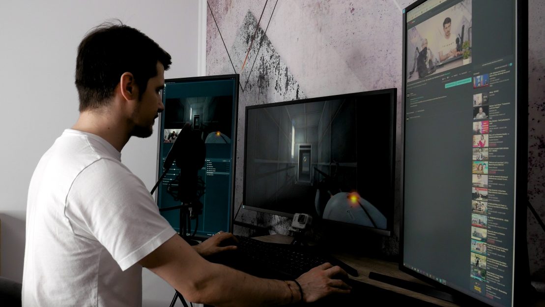 Samsung U32H850UMU Streaming