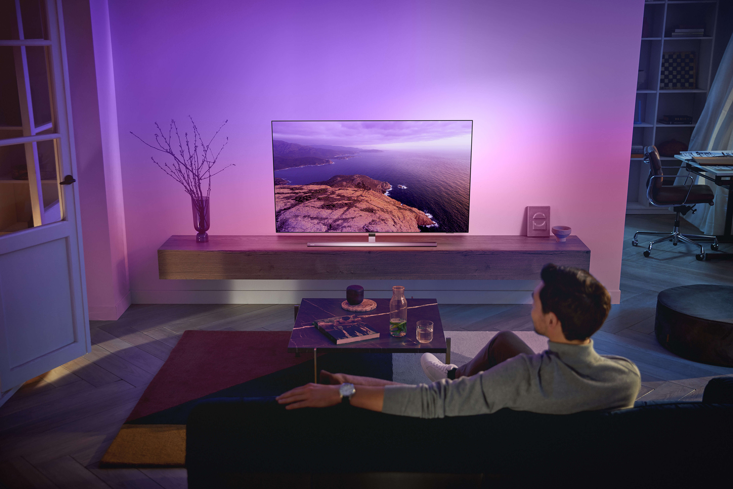 Philips TV lansează seria OLED807 de televizoare