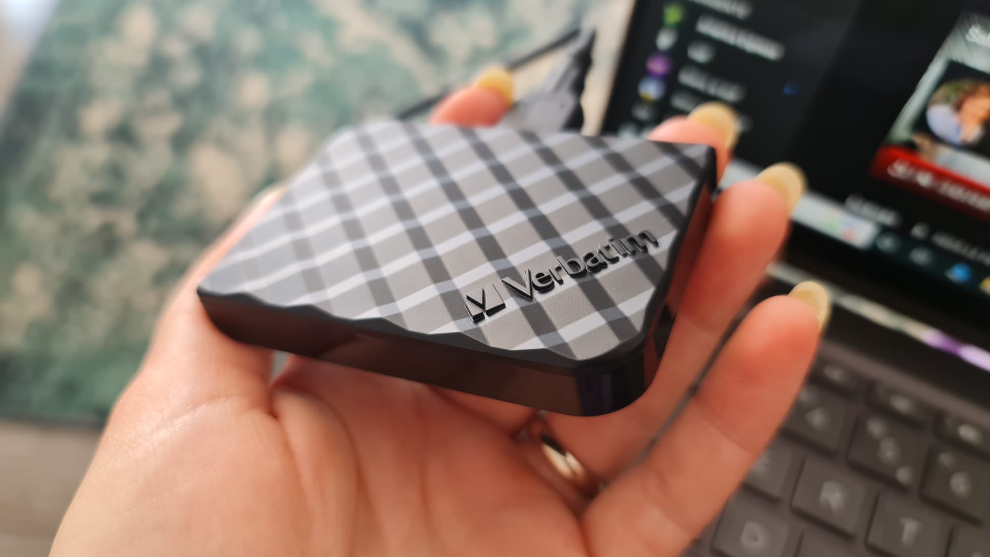 SSD-ul Verbatim Store 'n' Go Mini: Soluția de stocare externă care îmi oferă liniște