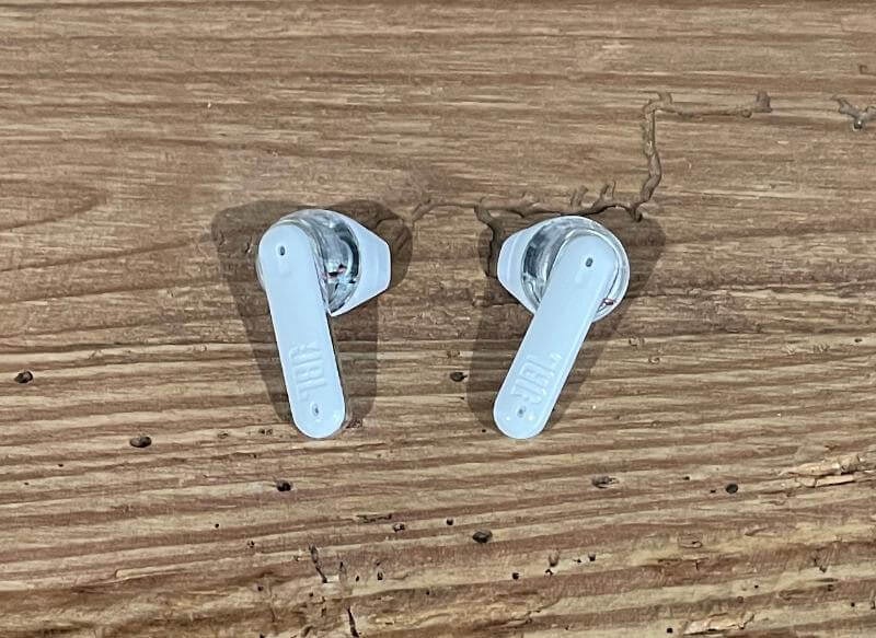 Revizuirea JBL Tune Flex Ghost Edition - O adevărată alternativă la AirPods 8 jbl tune flex ghost recenzie6 Recenzie JBL Tune Flex Ghost Edition - o adevărată alternativă la AirPods