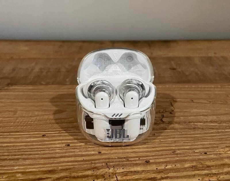 Revizuirea JBL Tune Flex Ghost Edition - O adevărată alternativă la AirPods 6 JBL Tune Flex Ghost Review4 Revizuire JBL Tune Flex Ghost Edition - O adevărată alternativă la AirPods