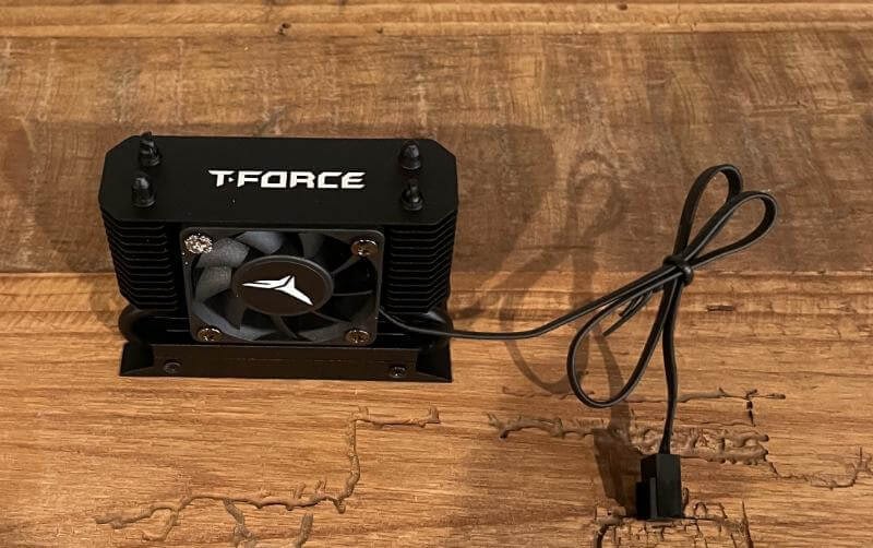 teamgroup dark flow review3 TeamGroup T-Force Dark Airflow I Review - Răcire SSD de nivel următor