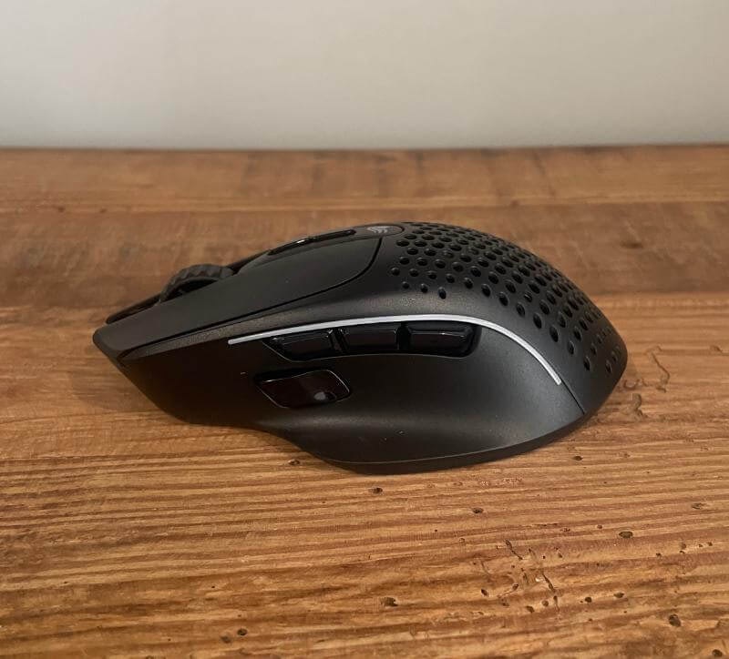 glorious model i 25 Glorious Model I 2 Wireless Review - Un mouse pentru jocuri fără fir cu o ergonomie excelentă