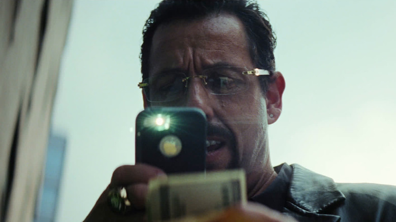 Pietre netăiate, Adam Sandler