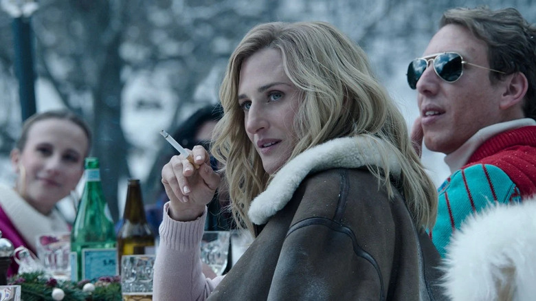 Paola Franchi fumând țigară Casa Gucci