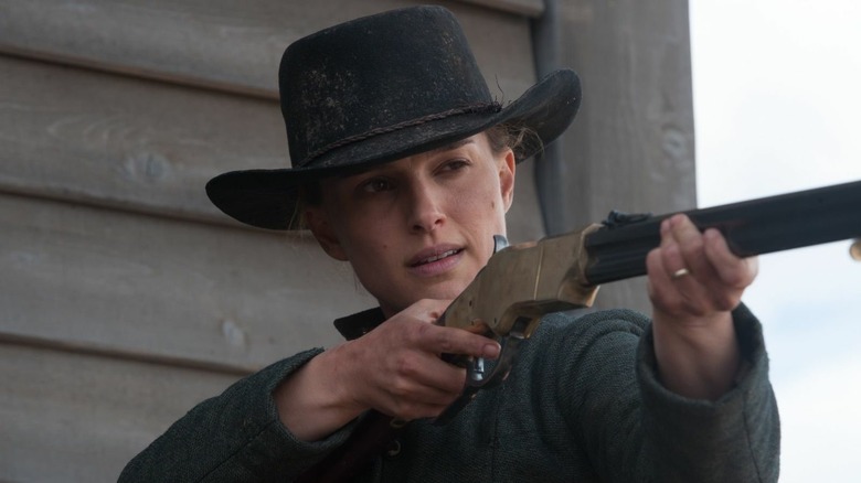 Jane își îndreaptă arma în Jane Got a Gun