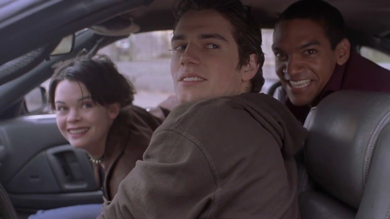 Mike al lui Henry Cavill într-o mașină cu prietenii săi în Hellraiser: Hellworld