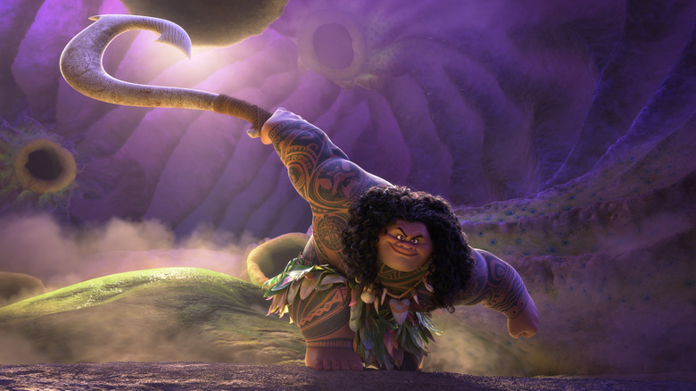 Dwayne Johnson în rolul lui Maui care își ține cârligul în Moana 2