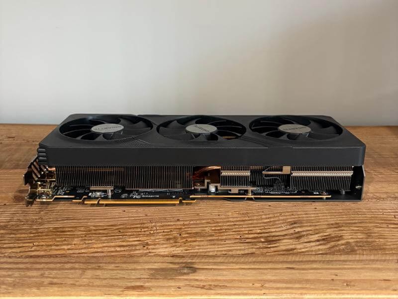 Gigabyte gre review3 GIGABYTE Radeon RX 7900 GRE Gaming OC 16G Review: o placă grafică puternică și versatilă