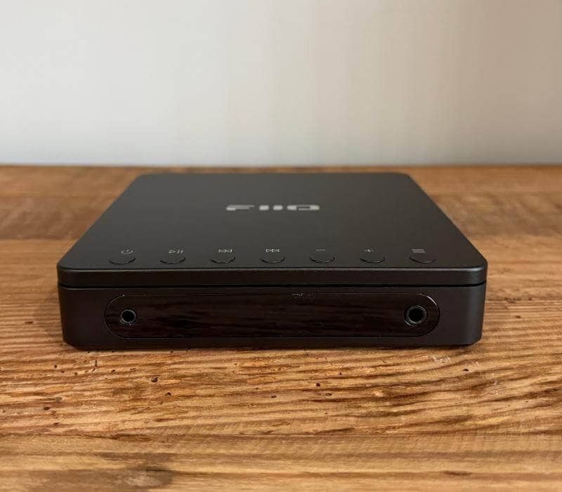 Revizuire FiiO DM13: Audio modern întâlnește performanța CD-ului clasic 2 fiio dm13 review2 FiiO DM13 Review: Audio modern se întâlnește cu performanța CD-ului clasic