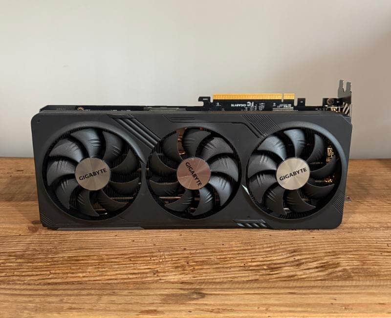 Gigabyte gre review1 GIGABYTE Radeon RX 7900 GRE Gaming OC 16G Review: o placă grafică puternică și versatilă