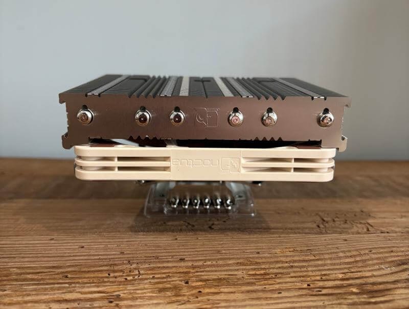 Recenzie noctua nh l12sx773 Recenzie Noctua NH-L12Sx77: Coolerul de ultima generație cu profil redus pentru construcții compacte