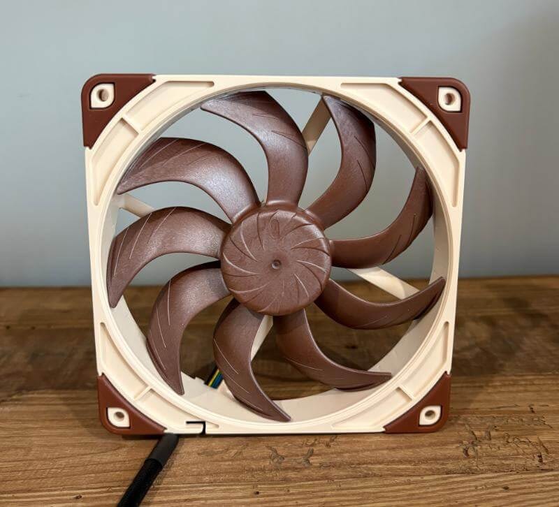 Noctua nf a14x25 g2 review5 Noctua NF-A14x25 G2 PWM Review: Cel mai bun ventilator de 140 mm pentru o răcire silențioasă și eficientă