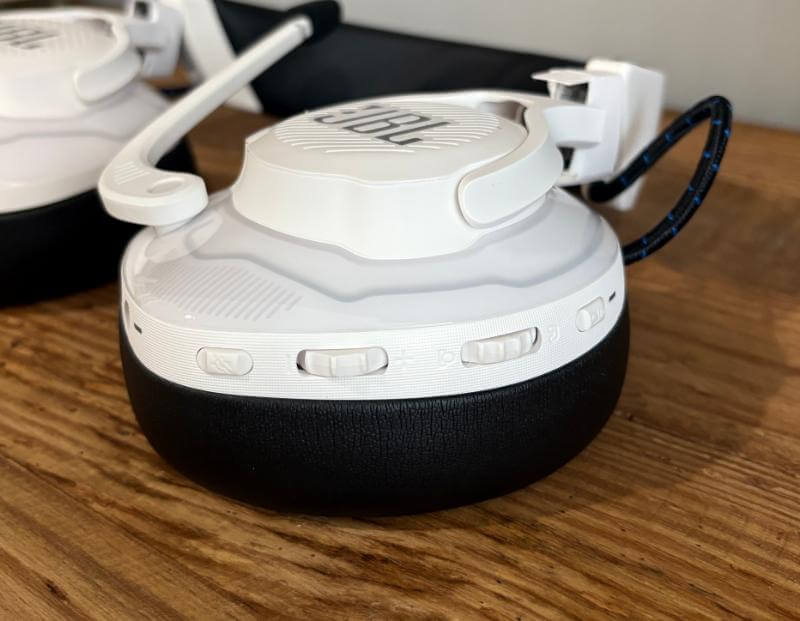 Recenzie JBL Quantum 910P: sunet captivant și confort premium 8 Recenzie JBL Quantum 910P8 Recenzie JBL Quantum 910P: sunet captivant și confort premium