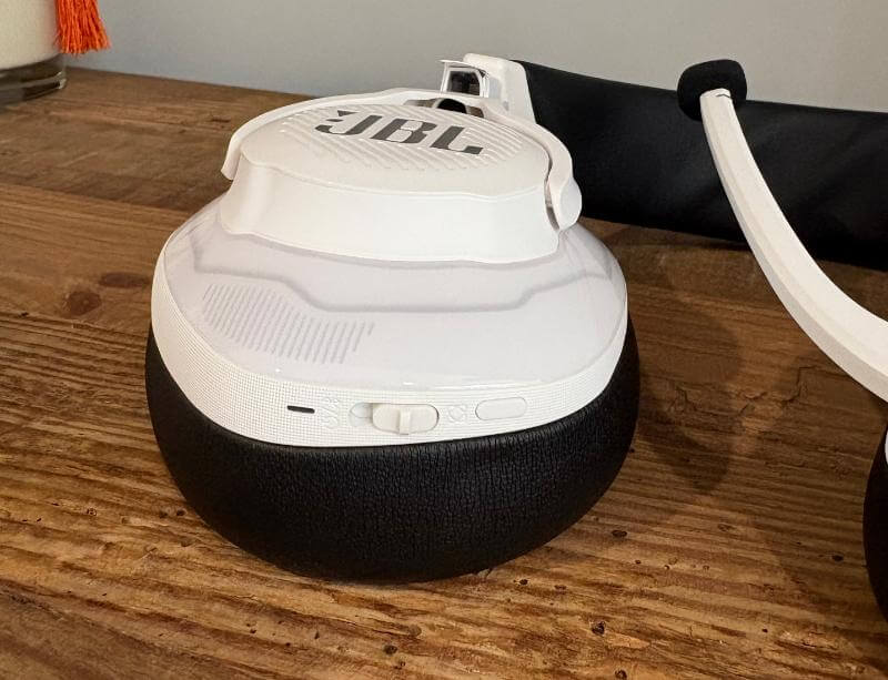 Recenzie JBL Quantum 910P: sunet imersiv și confort premium 11 Recenzie JBL Quantum 910P10 Recenzie JBL Quantum 910P: sunet captivant și confort premium