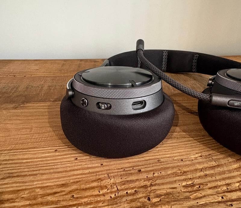 Corsair Virtuoso Max Review11 Recenzie Corsair Virtuoso Max: o cască premium care redefinește sunetul pentru jocuri