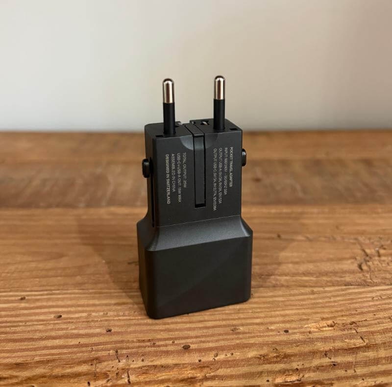 Recenzie încărcător de călătorie arolling Square5 Recenzie încărcător de călătorie Rolling Square: Soluție compactă pentru călătorii globali