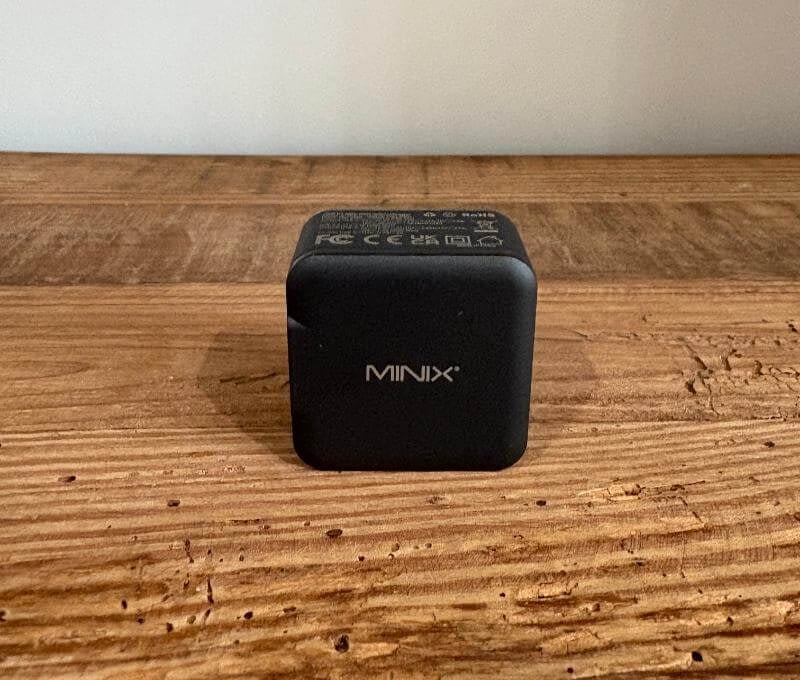 Minix Neo P1 Mini Review2 Minix Neo P1 Mini Review - Încărcare compactă eficientă