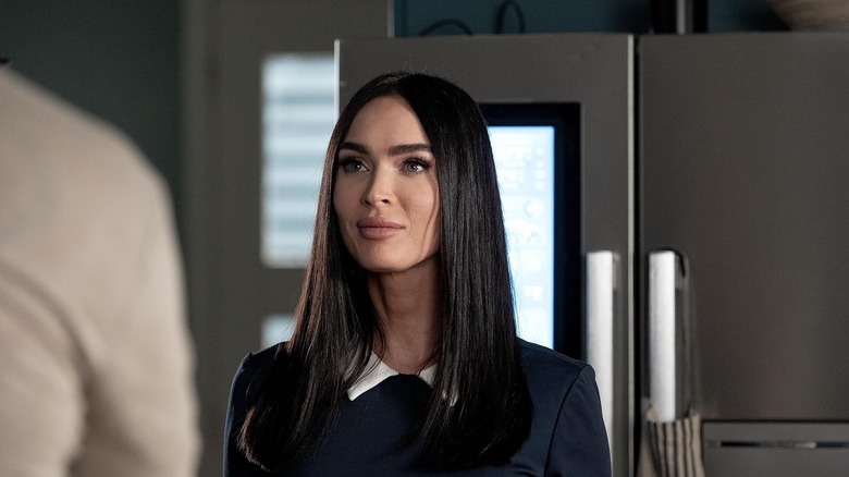 Megan Fox în rolul Alice îl tentează pe Michele Morrone în rolul lui Nick în Subservience