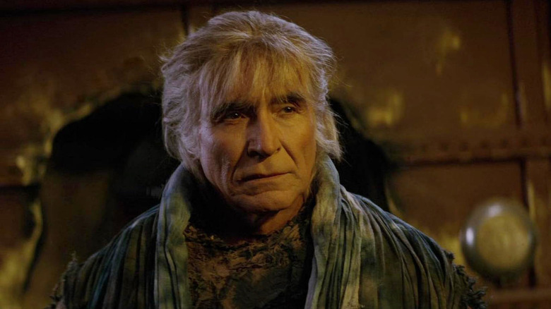 Ricardo Montalban în rolul lui Khan care arată neîncrezător în Star Trek II: The Wrath of Khan