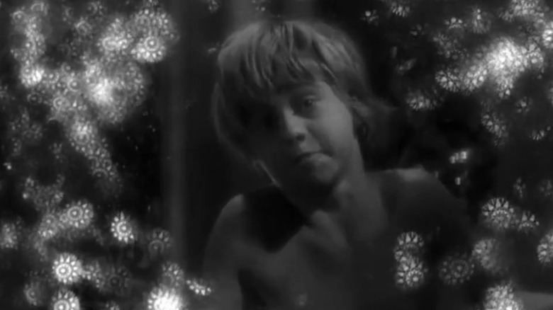 Puck, dând epilogul versiunii din 1935 din Visul unei nopți de vară