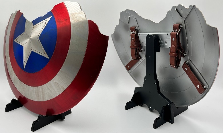 Fața și spatele scutului Căpitanului America, deteriorat de luptă, din Avengers: Endgame