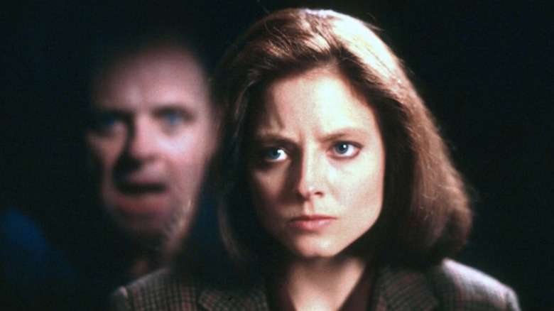 Clarice Starling se uită la fața fricii în Hannibal Lecter din The Silence of the Lambs