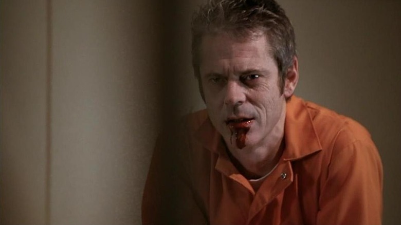 Criminal Minds George Foyet/The Reaper sângerând din gură în închisoare