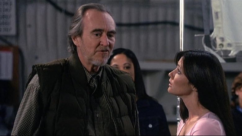 Wes Craven o regizează pe Shannen Doherty frustrată în falsul Scream 4 din Jay și Silent Bob Strike Back
