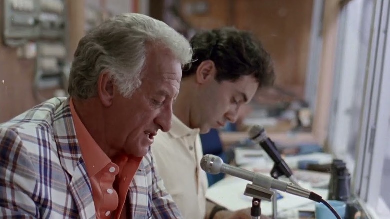 Bob Uecker zâmbește în rolul lui Harry Doyle în Major League