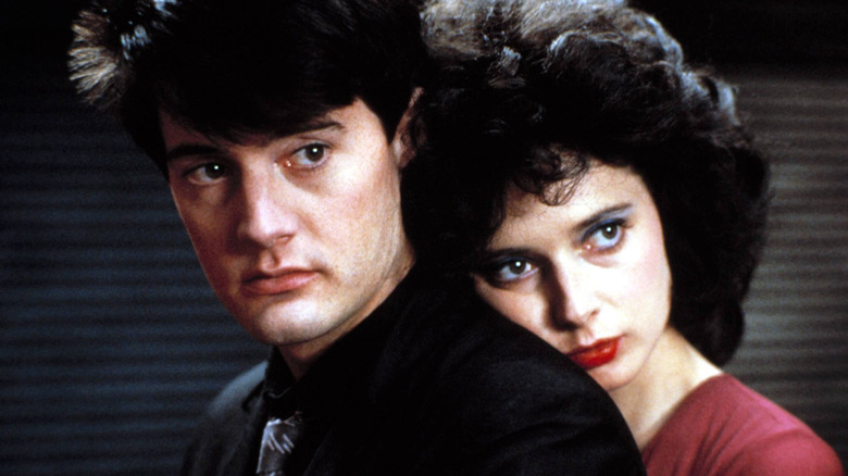 Kyle MacLachlan ca Jeffrey Beaumont și Isabella Rossellini ca Dorothy Vallens în Blue Velvet