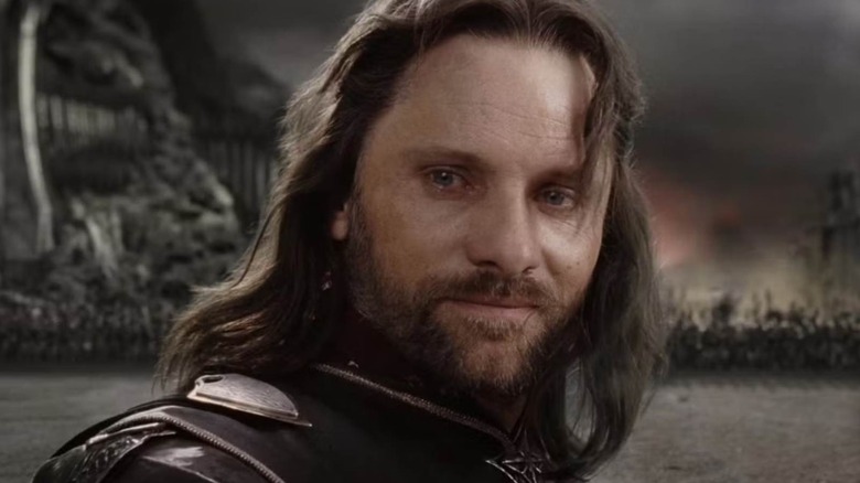 Aragorn se uită în spatele lui în Stăpânul inelelor: Întoarcerea regelui