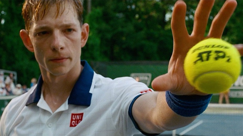 Artă de a prinde o minge de tenis în timpul unui meci în Challengers