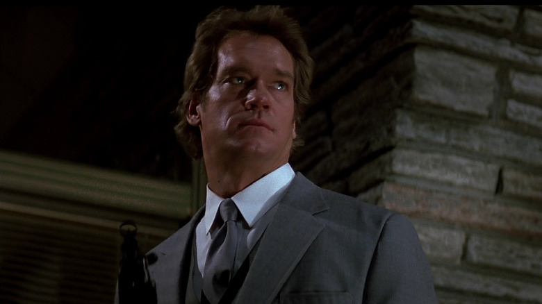 Dennis Hayden este în căutarea polițiștilor ca Eddie In Die Hard