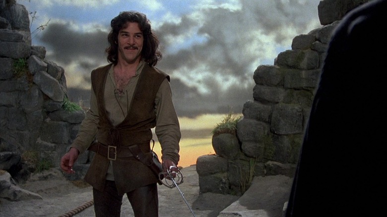 Inigo pe cale să facă o mișcare cu sabia.