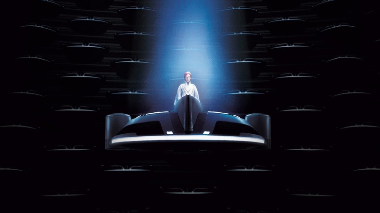 Mon Mothma stând pe hoverpod -ul ei pe coperta Star Wars: Reign of the Imperiu - Masca fricii