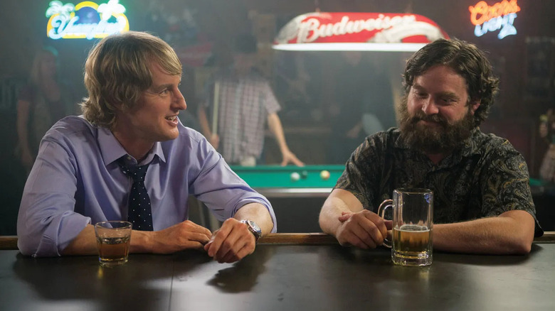 Steve și Ben la un bar din
