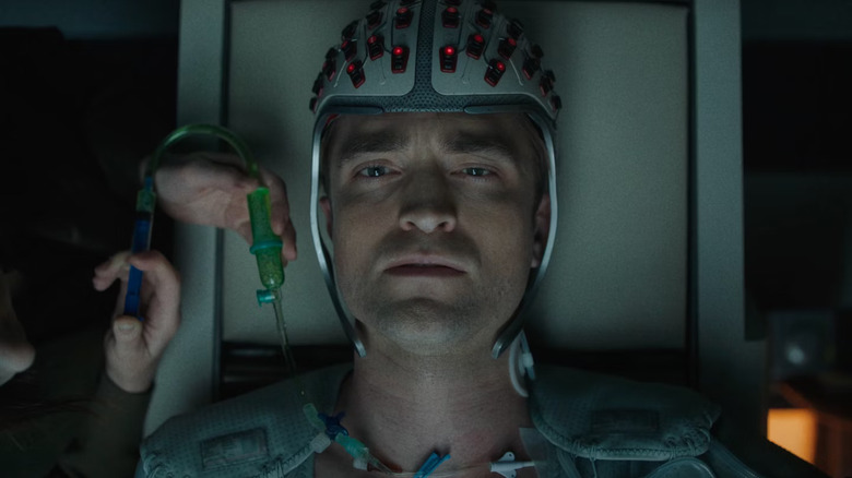 Mickey primește o injecție ciudată în Mickey 17