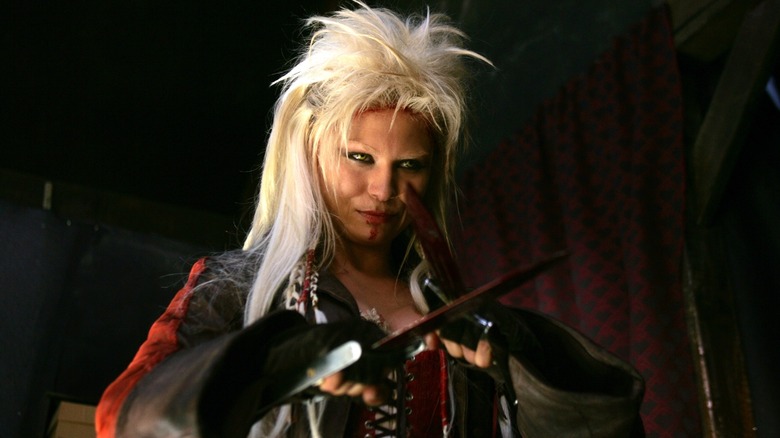 O femeie blondă lamadă din filmul Gallowalkers