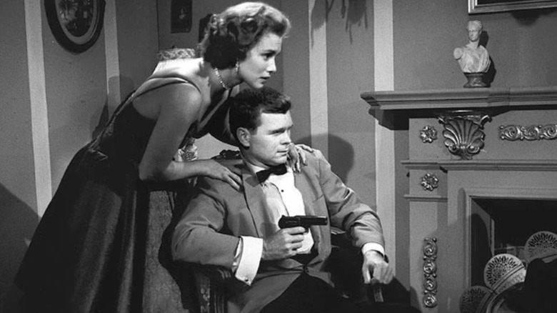 Valerie și Jimmy Bond Vanquish Le Chiffre în Casino Royale, de la Climax!