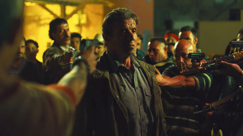 Rambo are partea sa corectă de urări (cu arme) în Rambo: ultimul sânge