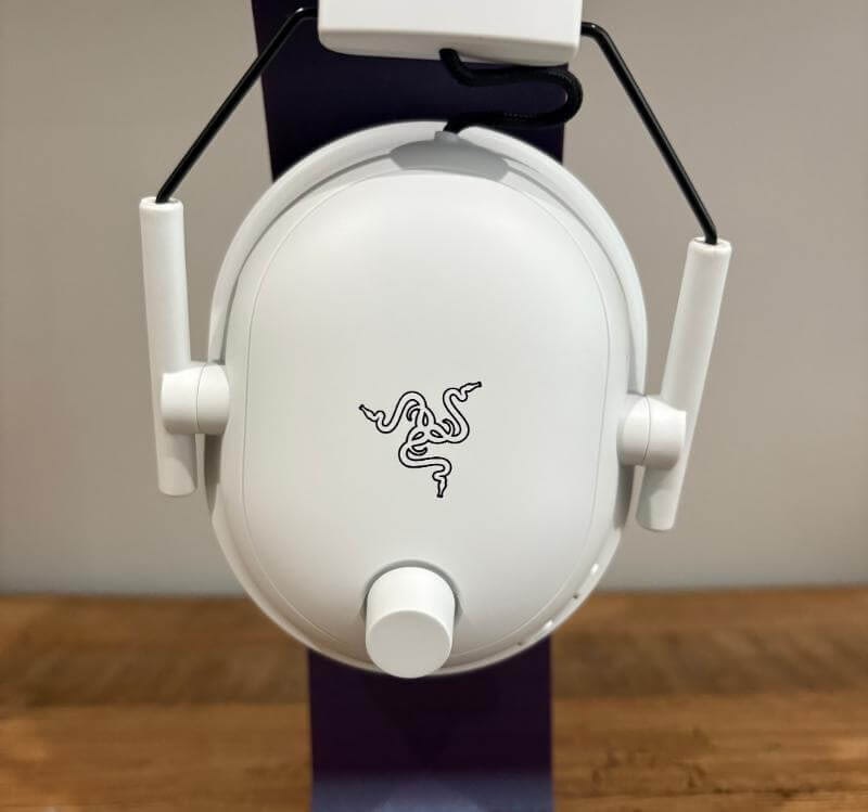 Razer Blackshark V2 Pro Console Review5 Razer Blackshark V2 Pro Review Console - Audio wireless premium pentru jucători de console serioase