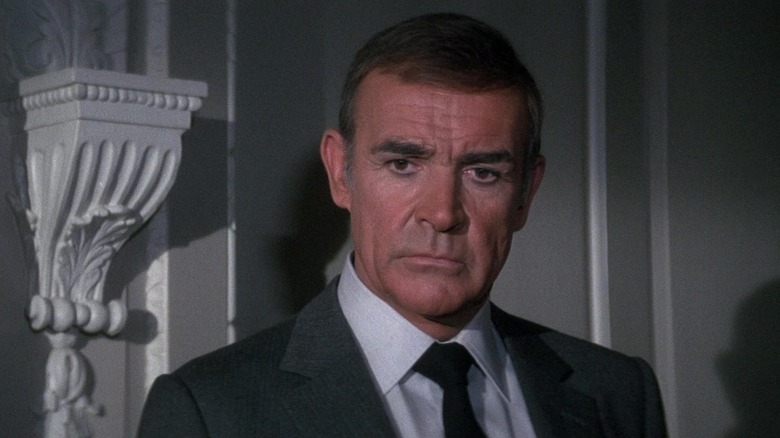 James Bond al lui Sean Connery pare îngrijorat în Never Say Never Again
