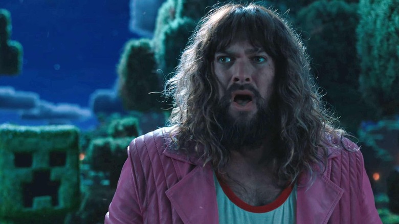 Garrett al lui Jason Momoa, cu o privire surprinsă pe fața lui într -un film Minecraft