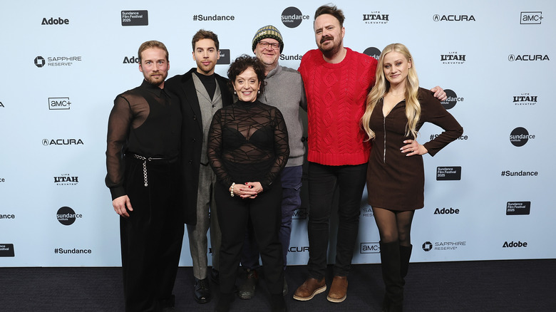 Distribuția de la Touch Me cu regizorul Addison Heimann